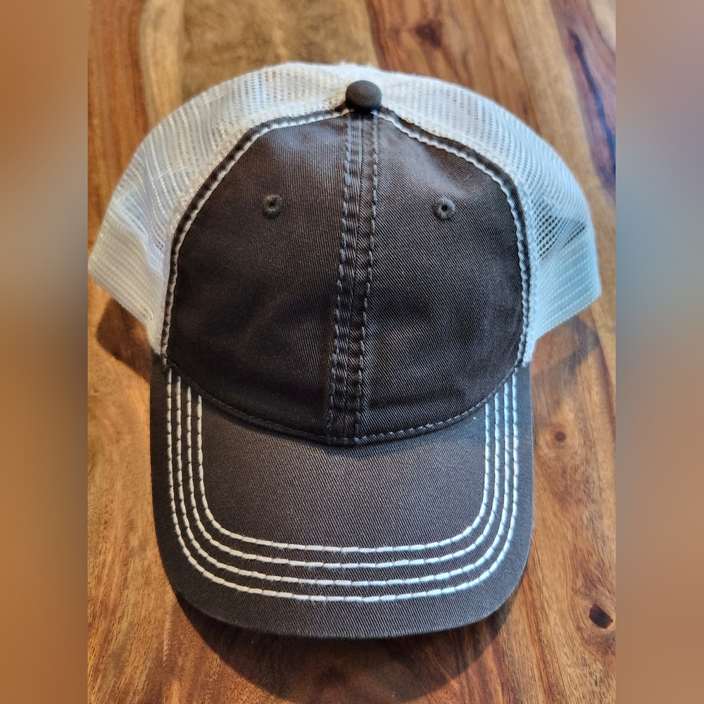 Fahrenheit Adjustable Gray and White Hat with Classic Curved Brim NWOT